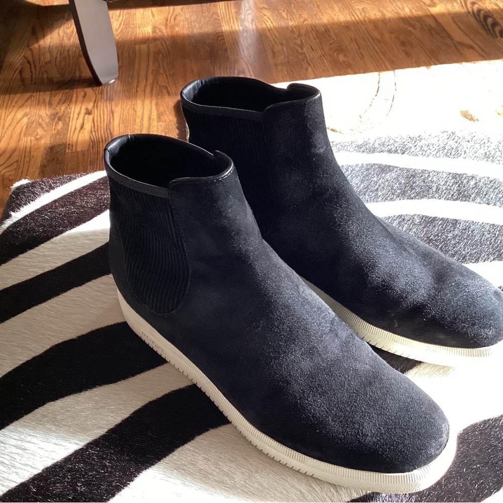 Vince Black Suede Chukka Boots